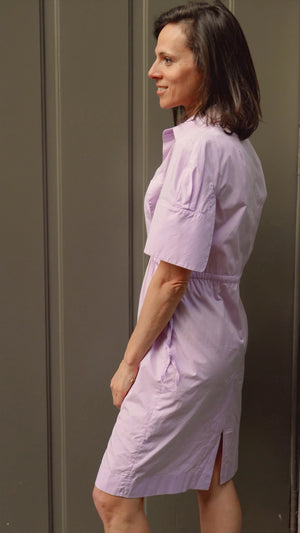 Side of the Aiko shirt dress in lilac poplin with short kimono sleeves and adjustable high waist