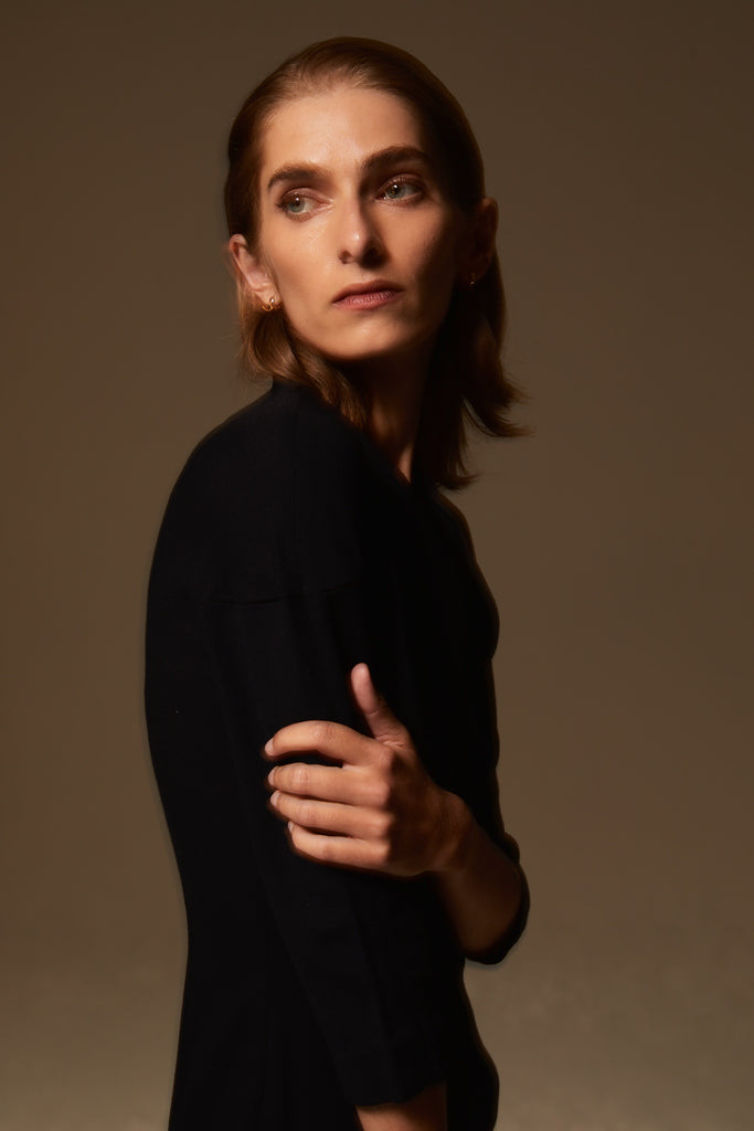 Close-up of the elegant 3/4 sleeve on the Jacky dress